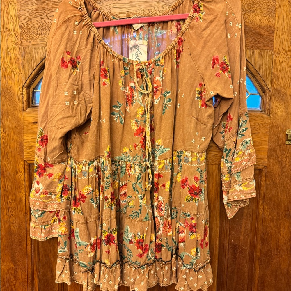 NWT Lola P Floral Bohemian Women's Top